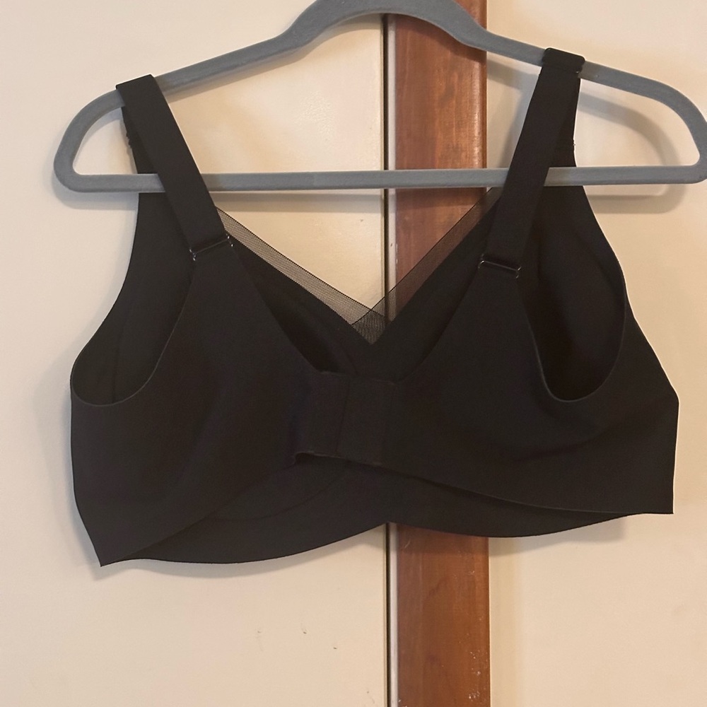 Sleek Black Women's Bra - Picture 9 of 11